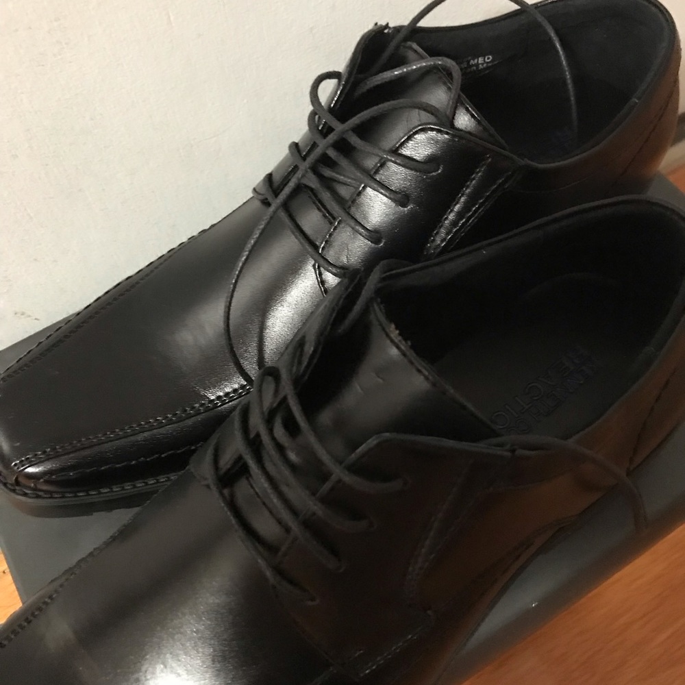 Kenneth Cole men shoes